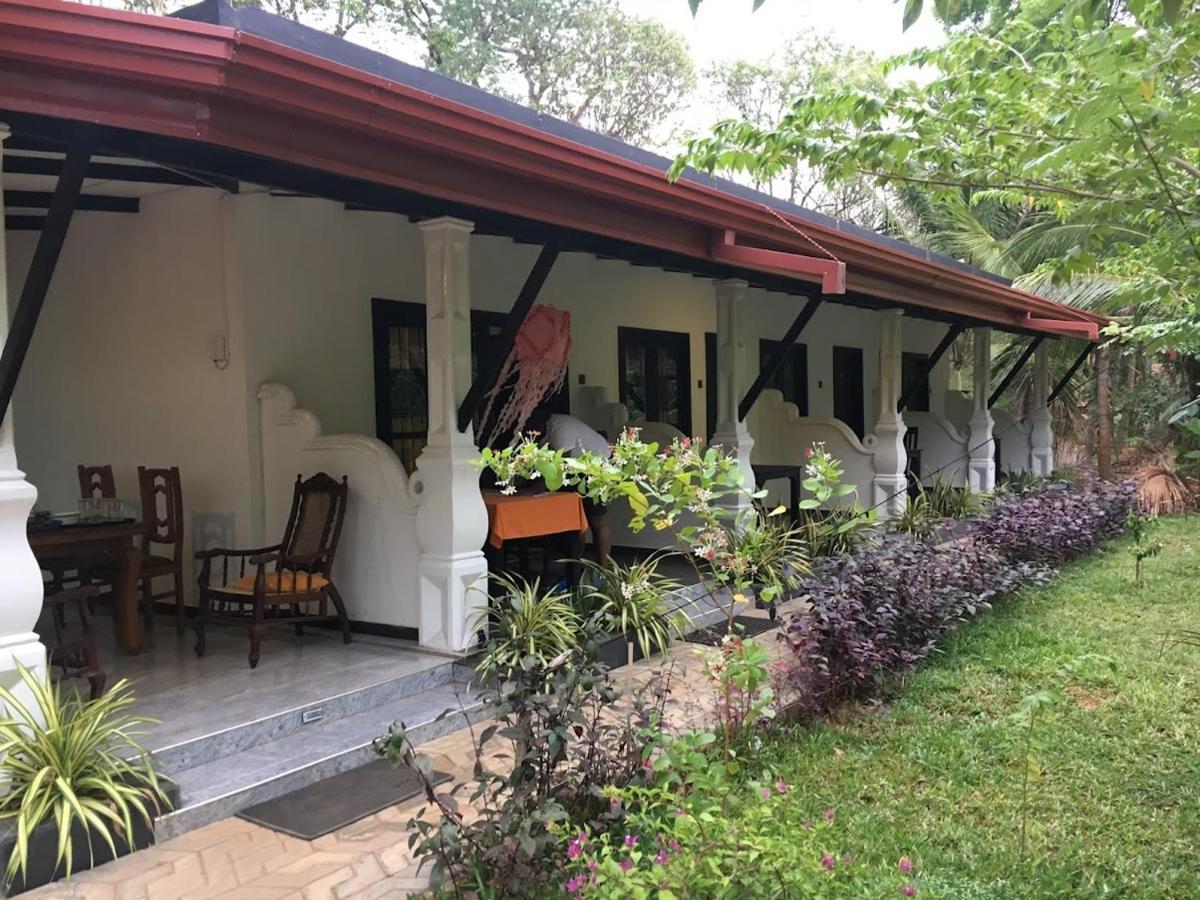 Amron Resort Sigiriya Exterior photo